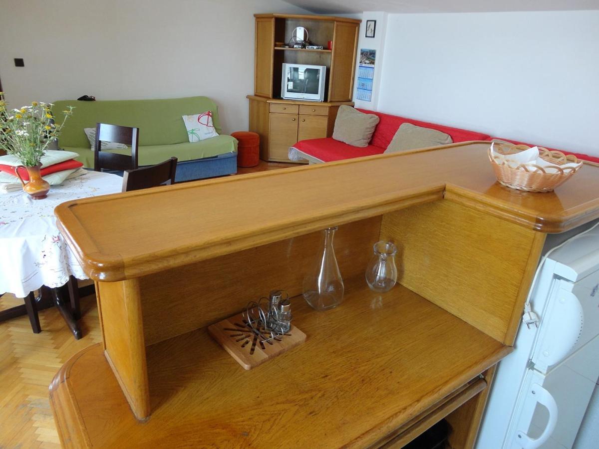 Apartman Lucijan Marusici  Luaran gambar